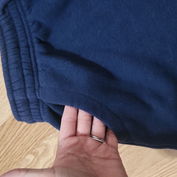 Jolyn Mai Women's Navy Blue Fleece Shorts Size Medium - Picture 5 of 9